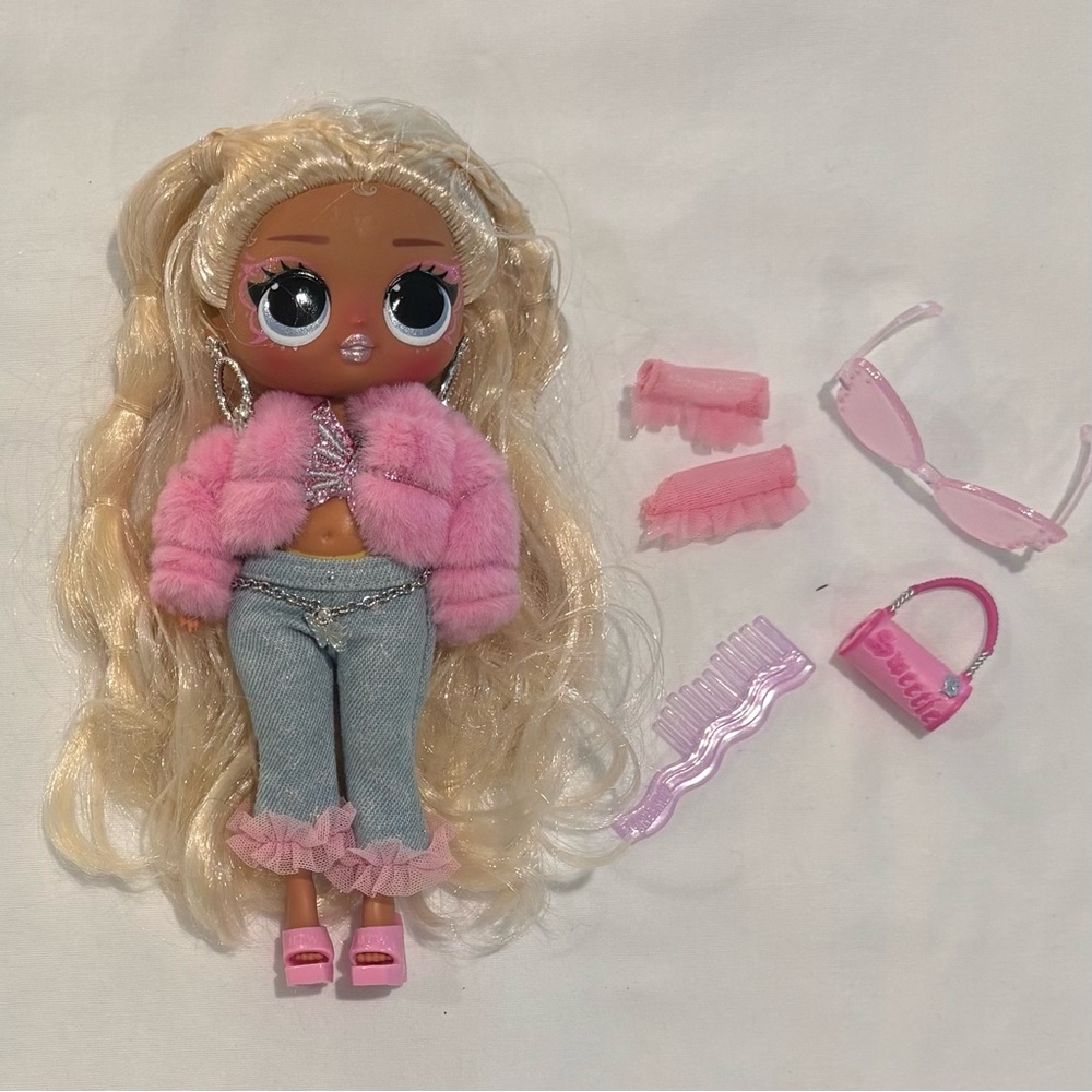 L.O.L. Surprise! Tweens Olivia Flutter Fashion Doll